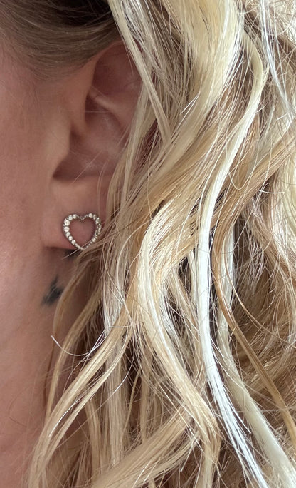 Boucle d’oreille cœur argenté