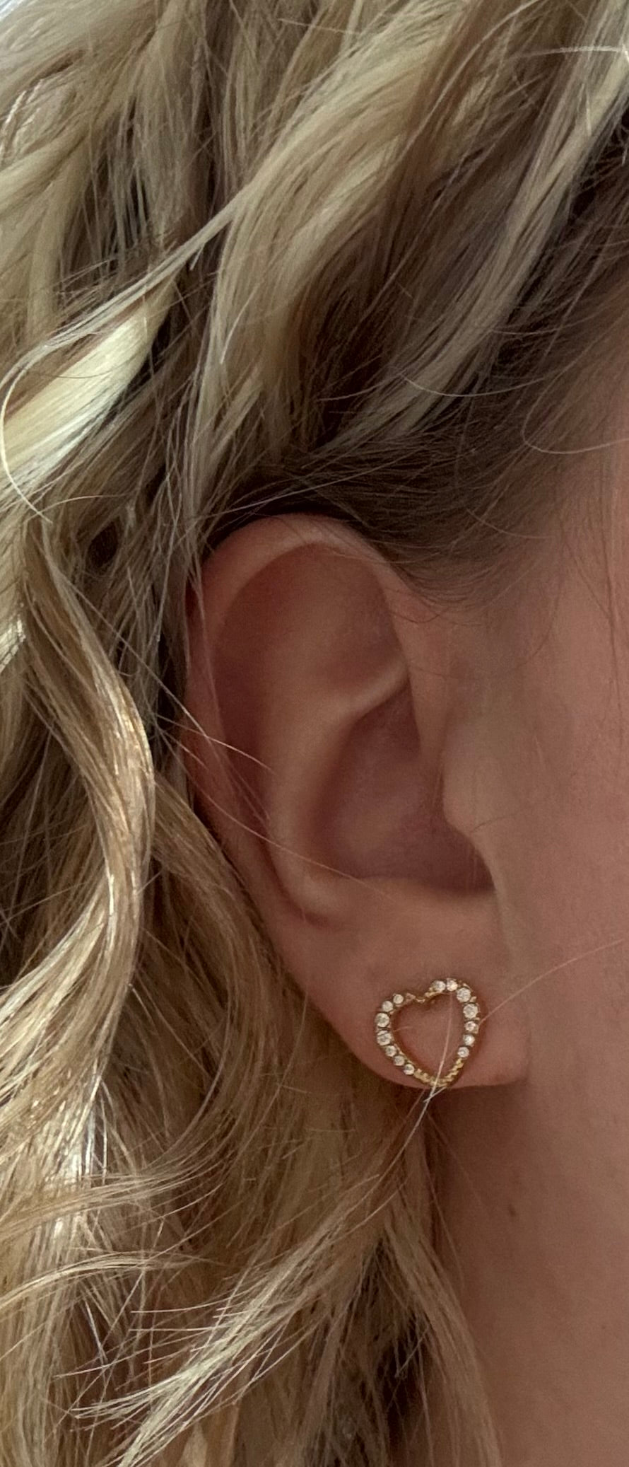 Boucle d’oreille cœur dorée